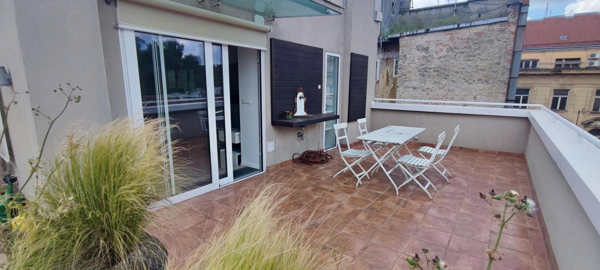 Artissimo Roofterace * Zagabria